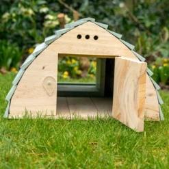 Dutch Barn Hedgehog House -ARK WILDLIFE Sales hedgehog house entrance.jpg